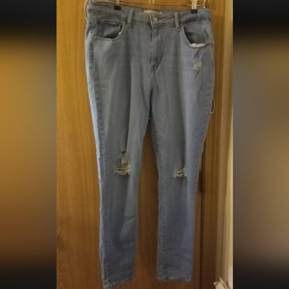 Levis 721 High Rise Distressed Skinny Jeans - Picture 5 of 6